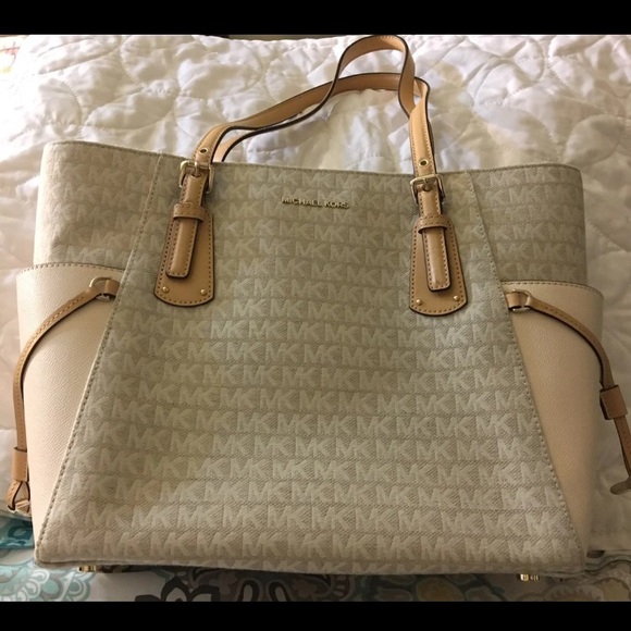 mk voyager logo tote